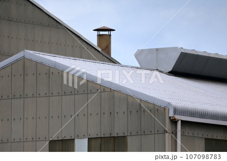 工場の屋根　イメージ 107098783