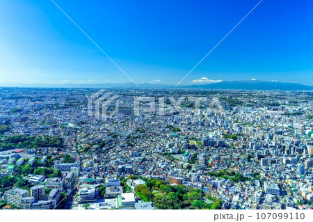 横浜風景みなとみらいから望む富士山と街並み 横浜風景みなとみらいから望む富士山と街並み 107099110