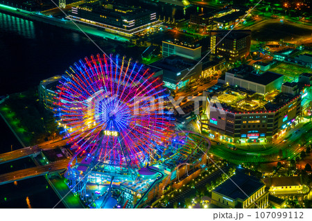横浜夜景 国際大通りと観覧車 107099112