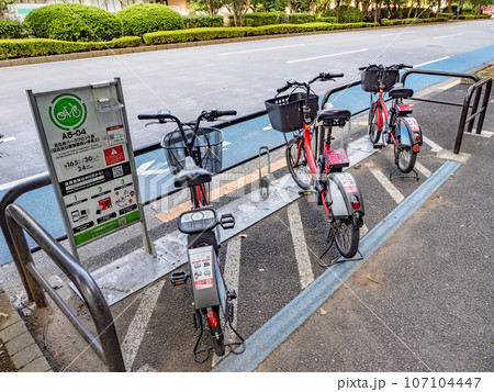 東京・国会通りにある自転車シェアリングのサイクルポート 東京・国会通りにある自転車シェアリングのサイクルポート 107104447