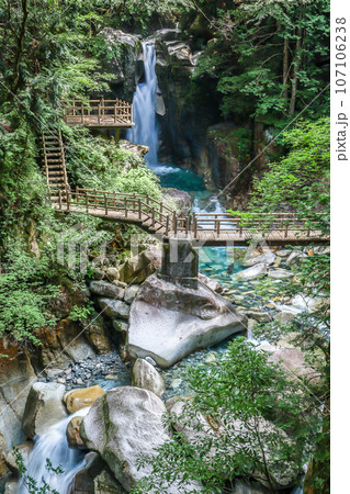 夕森渓谷竜神の滝 夕森渓谷竜神の滝 107106238