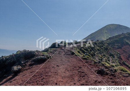天孫降臨の地 高千穂峰登山 天孫降臨の地 高千穂峰登山 107106895