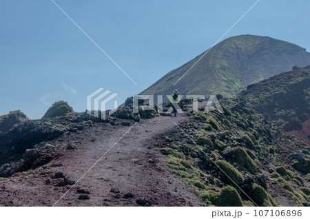 天孫降臨の地 高千穂峰登山 天孫降臨の地 高千穂峰登山 107106896