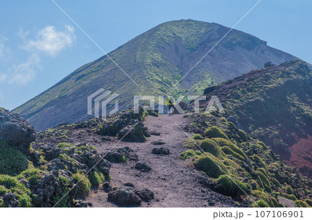 天孫降臨の地 高千穂峰登山 天孫降臨の地 高千穂峰登山 107106901