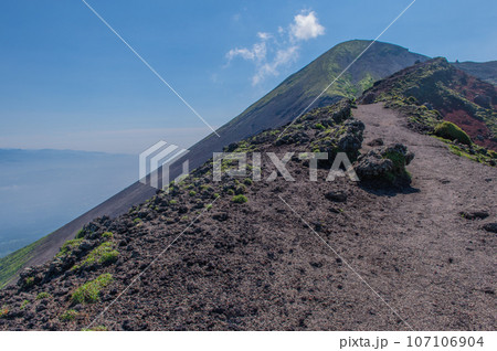 天孫降臨の地 高千穂峰登山 天孫降臨の地 高千穂峰登山 107106904