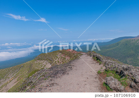 天孫降臨の地 高千穂峰登山 天孫降臨の地 高千穂峰登山 107106910