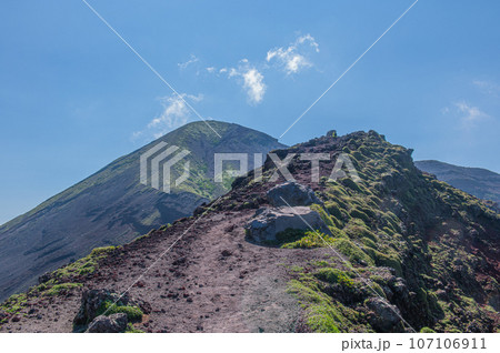 天孫降臨の地 高千穂峰登山 天孫降臨の地 高千穂峰登山 107106911