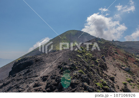 天孫降臨の地 高千穂峰登山 天孫降臨の地 高千穂峰登山 107106926