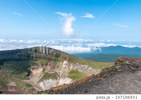 天孫降臨の地 高千穂峰登山 天孫降臨の地 高千穂峰登山 107106931