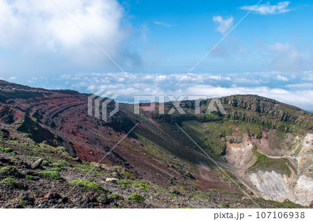 天孫降臨の地 高千穂峰登山 天孫降臨の地 高千穂峰登山 107106938