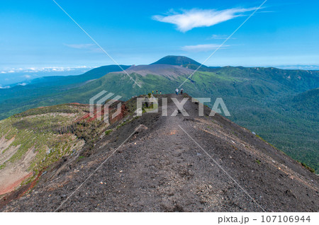 天孫降臨の地 高千穂峰登山 天孫降臨の地 高千穂峰登山 107106944