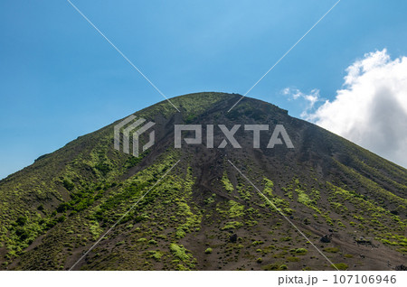 天孫降臨の地 高千穂峰登山 天孫降臨の地 高千穂峰登山 107106946