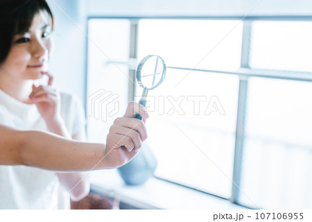 一人の美しい女性 107106955