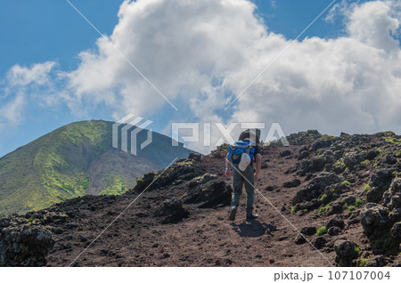 天孫降臨の地 高千穂峰登山 天孫降臨の地 高千穂峰登山 107107004