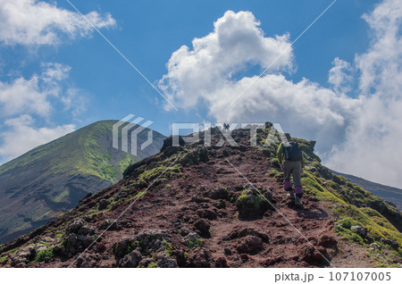 天孫降臨の地 高千穂峰登山 天孫降臨の地 高千穂峰登山 107107005