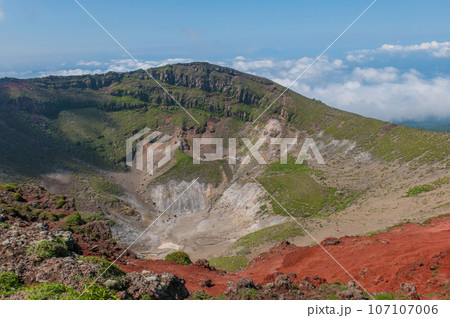 天孫降臨の地 高千穂峰登山 天孫降臨の地 高千穂峰登山 107107006