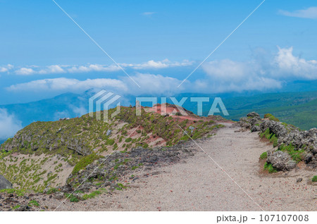 天孫降臨の地 高千穂峰登山 天孫降臨の地 高千穂峰登山 107107008