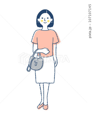 笑顔の女性　全身　f-9 107107145