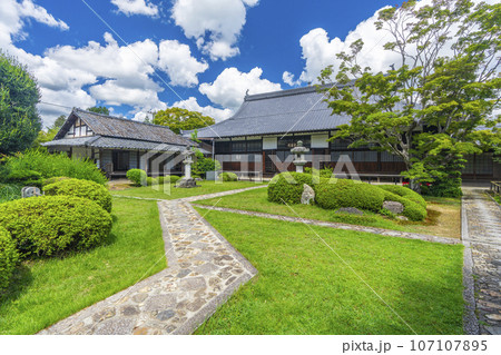 源光庵 本堂 新緑(京都市北区鷹峯) 源光庵 本堂 新緑(京都市北区鷹峯) 107107895