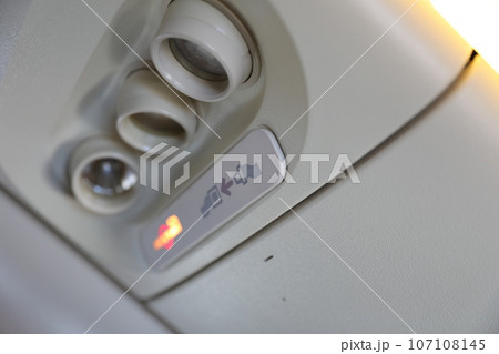 飛行機 航空機 ひこうき 107108145