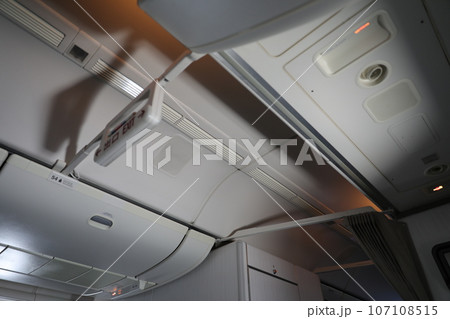 飛行機 航空機 ひこうき 107108515