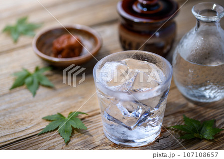 焼酎のロック 107108657