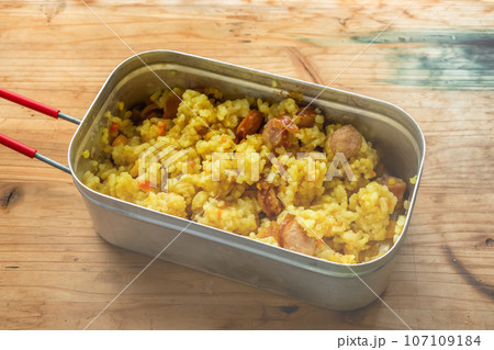 カレーピラフ　Curry pilaf rice Asian style 107109184