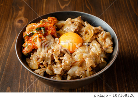 豚バラスタミナ丼 107109326