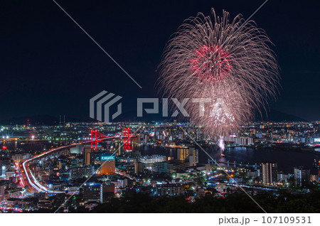 高塔山から望む「くきのうみ花火の祭典」 107109531