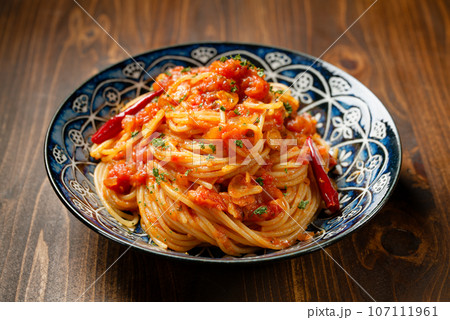トマトとニンニクのスパゲティ トマトとニンニクのスパゲティ 107111961