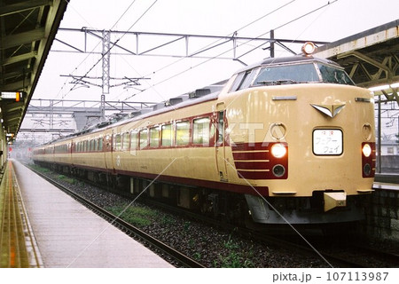 黒磯で出発を待つ485系の快速フェアーウェイ号 107113987