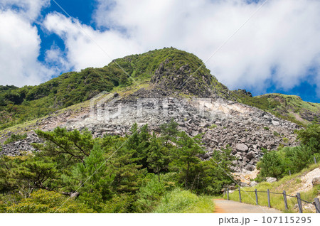 塚原温泉・伽藍岳噴火口 塚原温泉・伽藍岳噴火口 107115295