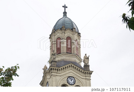 ポーランド第3の都市のウッチにある聖十字架教会は第二次世界大戦中はドイツ国籍の人しか利用できなかった 107117011