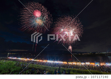 筑後川花火大会「特大早打」 筑後川花火大会「特大早打」 107117140