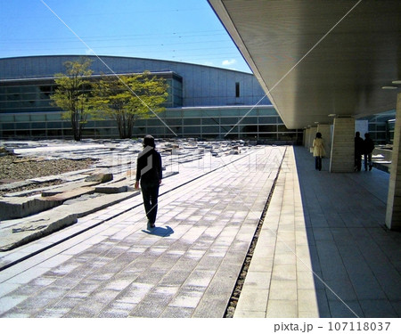 石の広場と郡山美術館のアプローチ 107118037