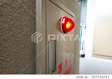 マンションの連結送水管・放水口 107120231