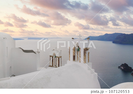 White architecture on Santorini island, Greece. Best place to honeymoon and micro occasions. White architecture on Santorini island, Greece. Best place to honeymoon and micro occasions. 107120553
