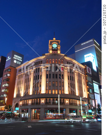 【東京都・2023年7月】都市景観 銀座四丁目交差点の夕景 【東京都・2023年7月】都市景観 銀座四丁目交差点の夕景 107120710