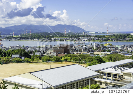 三国湊の町並みと九頭竜川　福井県坂井市 107123767