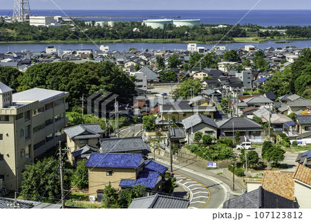 三国湊の町並み　龍翔坂　福井県坂井市 107123812