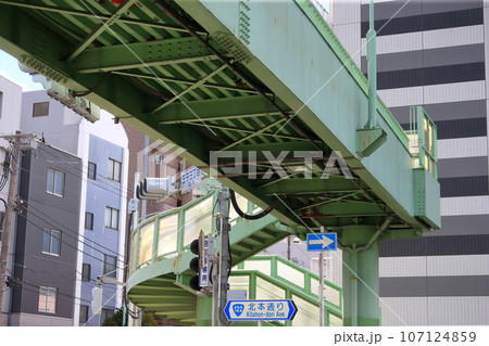 横断歩道橋 横断歩道橋 107124859