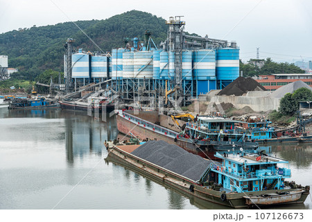 中国 砂利運搬船 ガット船 中国 砂利運搬船 ガット船 107126673