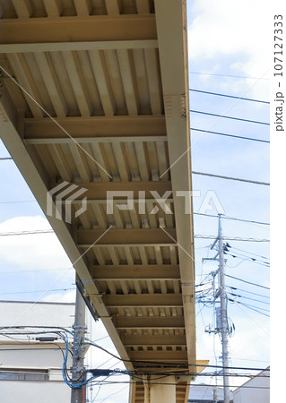 横断歩道橋 横断歩道橋 107127333