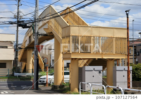 横断歩道橋 横断歩道橋 107127564