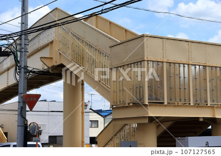横断歩道橋 107127565