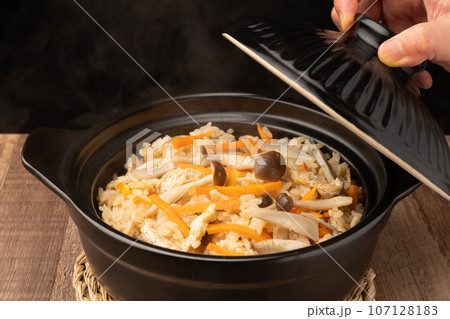 炊き込みご飯 炊き込みご飯 107128183