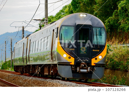 8600系で運転する特急いしづち号 107128266