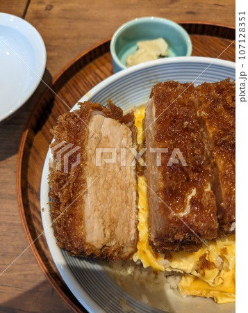 分厚いカツ丼 分厚いカツ丼 107128351