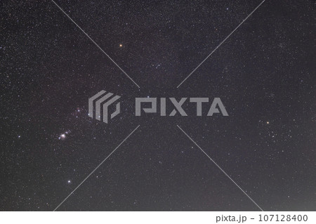 冬の星空　オリオン座とヒアデス星団 107128400