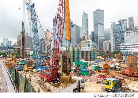 香港の工事現場 107128954
